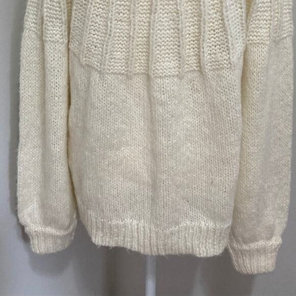 Laundry Winter White Chunky Knit Sweater size L NEW Crew neck - Picture 4 of 7